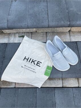 NWT Hike Valenza Hands-Free Knit Upper Barefoot Shoe -Size 7 with Duster Bag
